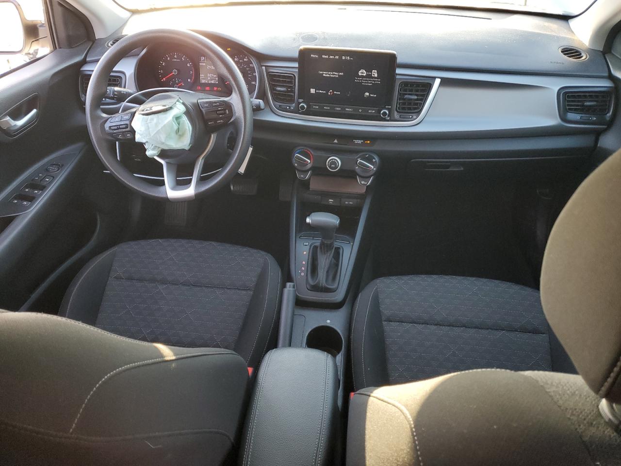 2021 Kia Rio - Image 8