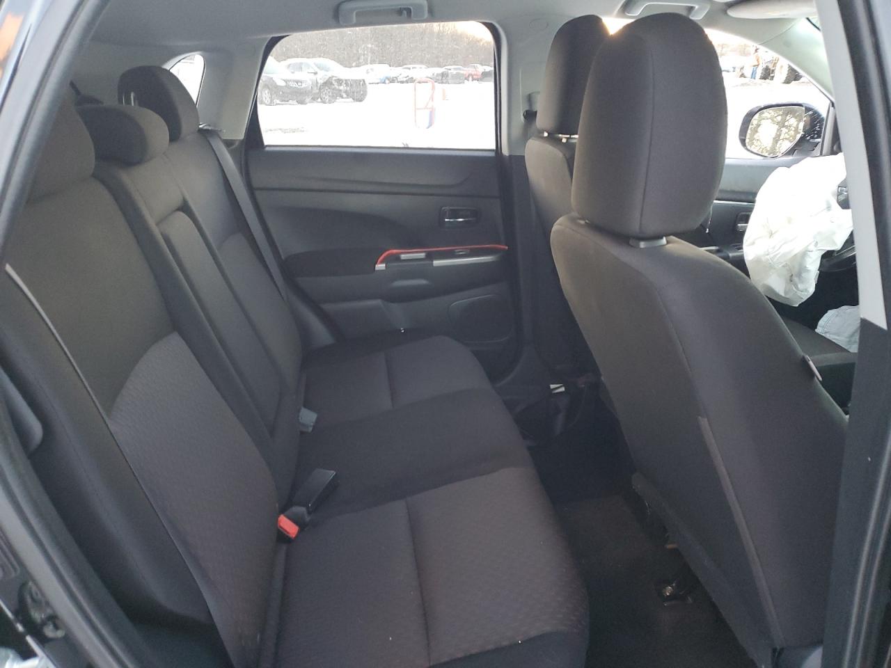 2019 Mitsubishi Outlander - Image 11