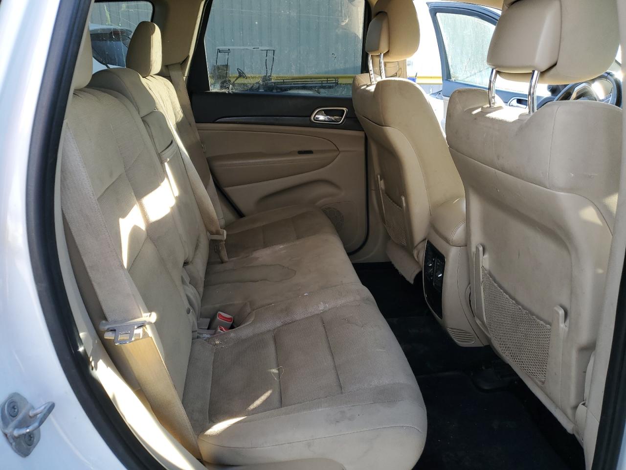 2014 Jeep Grand Cherokee - Image 10