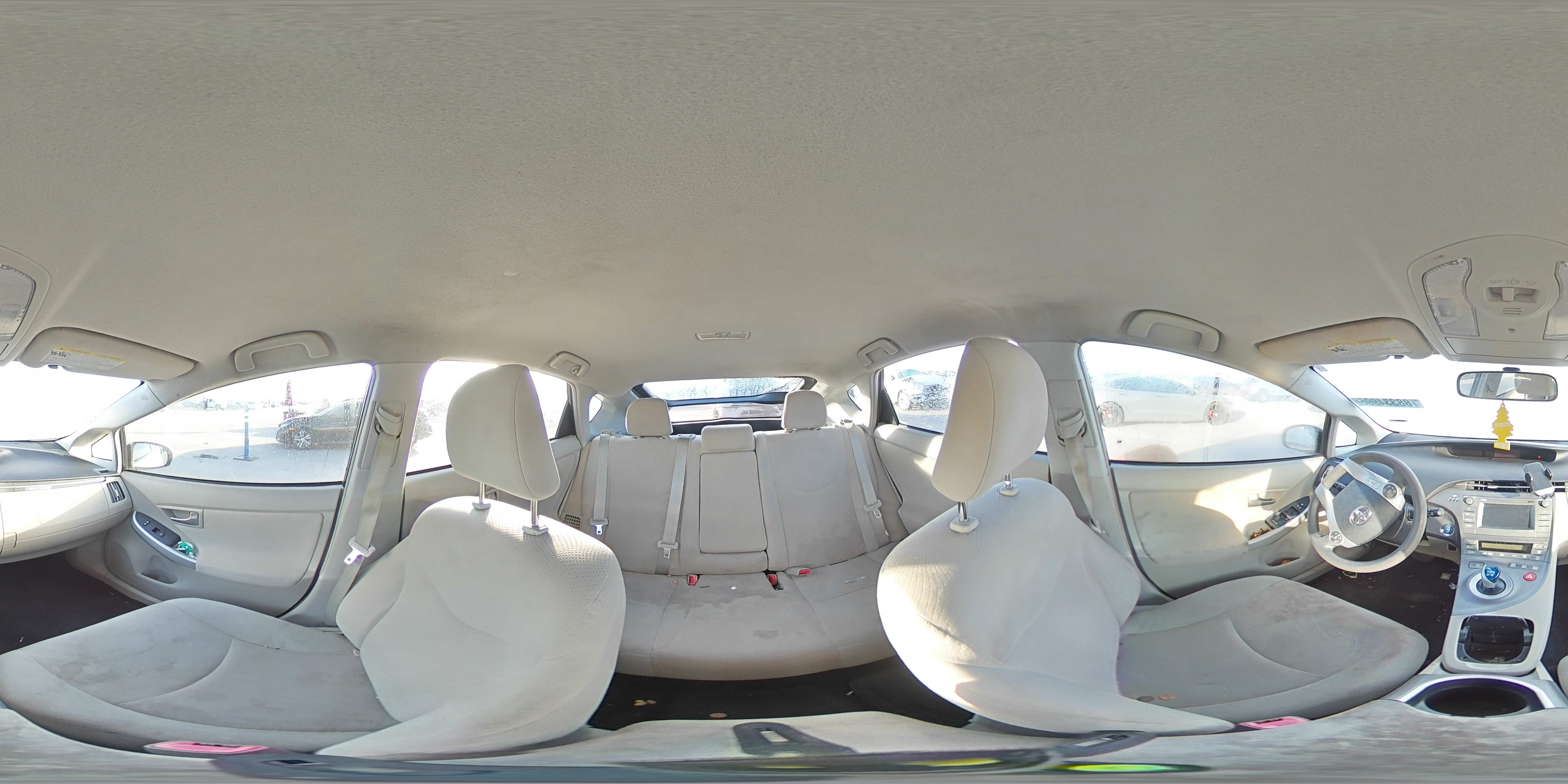 2012 Toyota Prius - Image 13