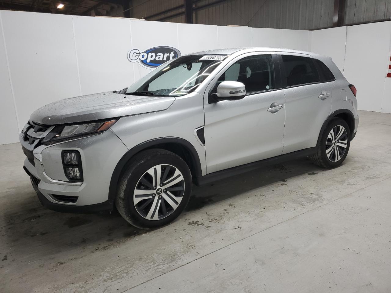2024 Mitsubishi Outlander - Image 1