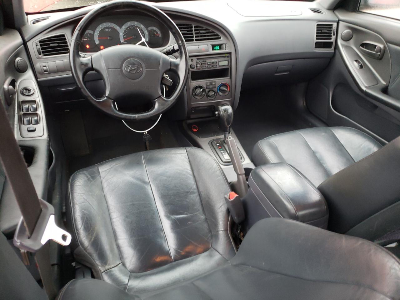 2003 Hyundai Elantra - Image 8