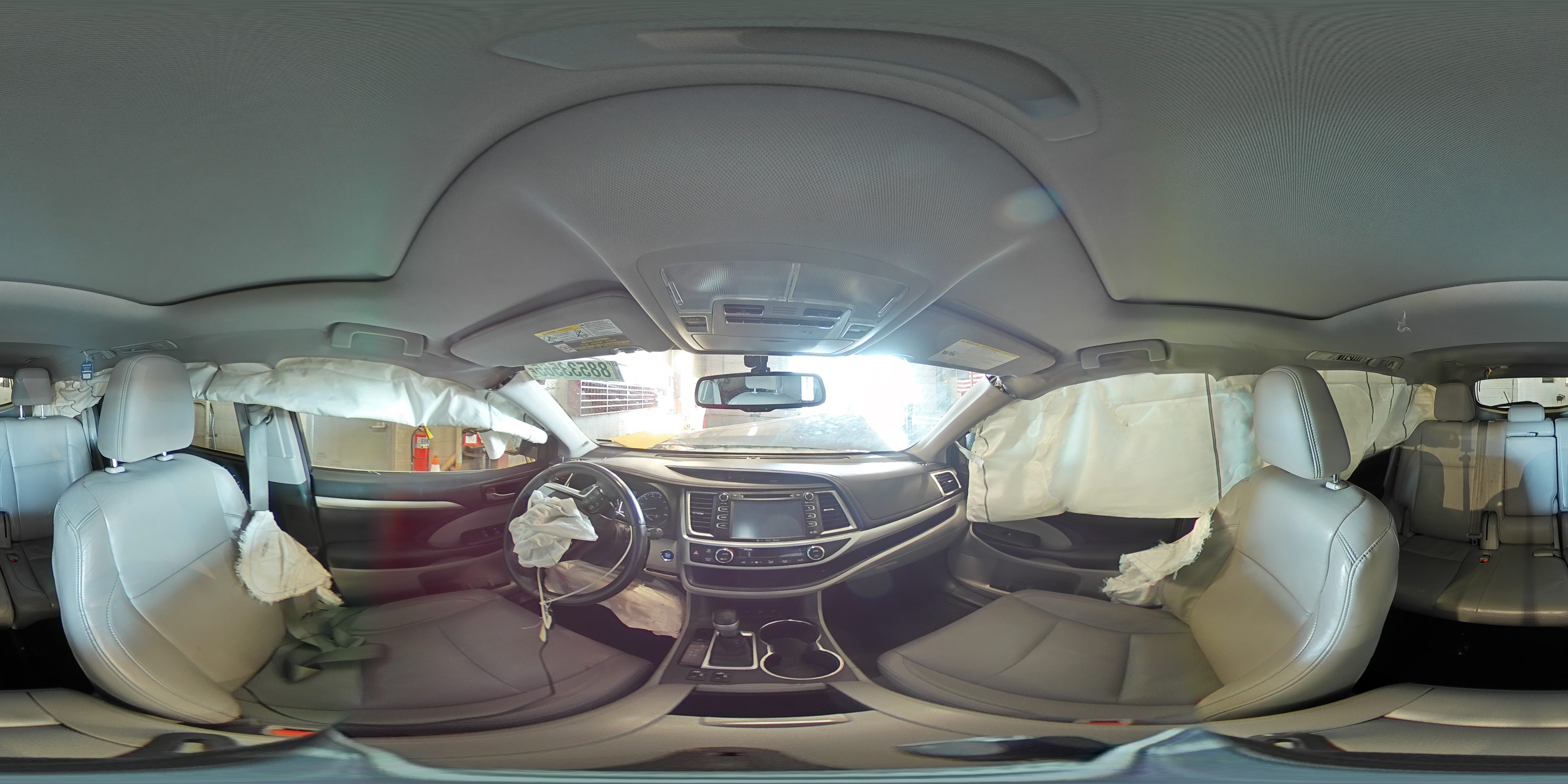 2016 Toyota Highlander - Image 16