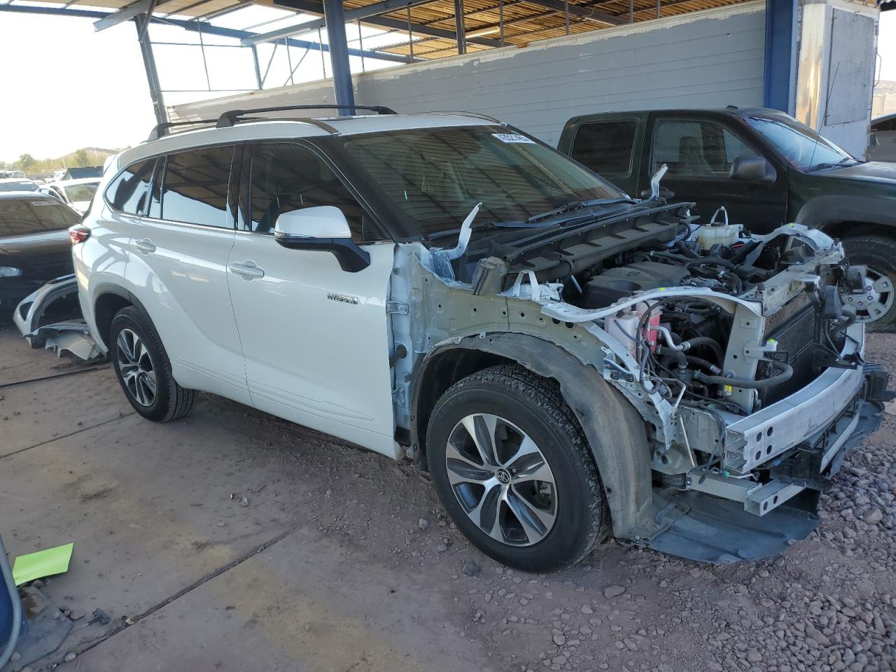 2021 Toyota Highlander - Image 4