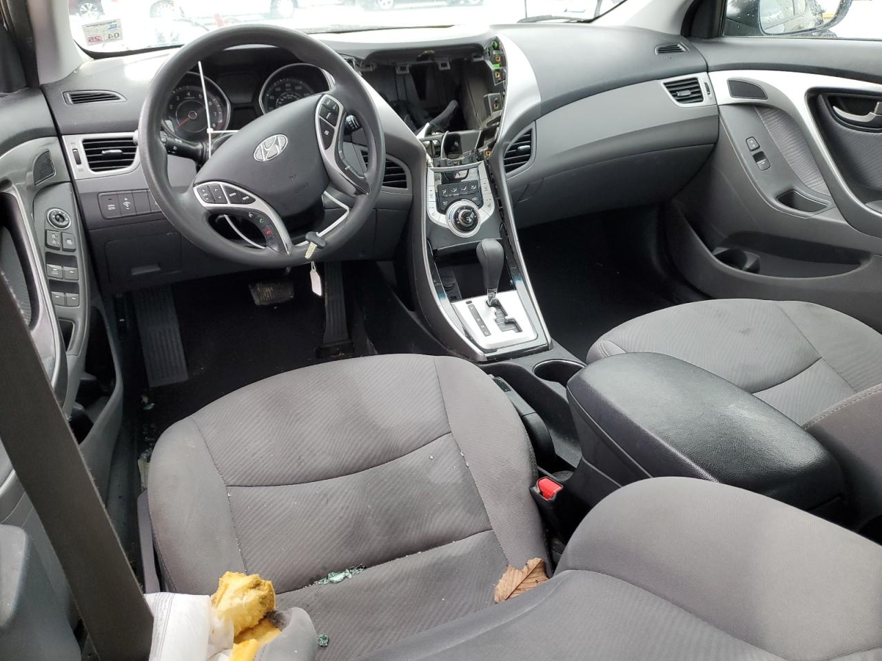 2013 Hyundai Elantra - Image 8