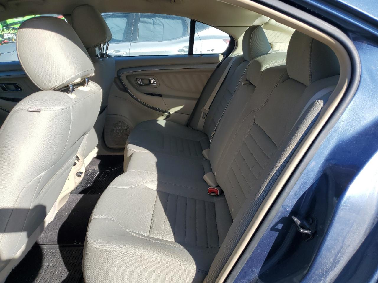 2018 Ford Taurus - Image 10