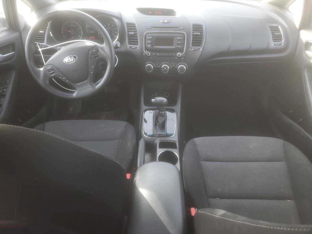 2017 Kia Forte - Image 8