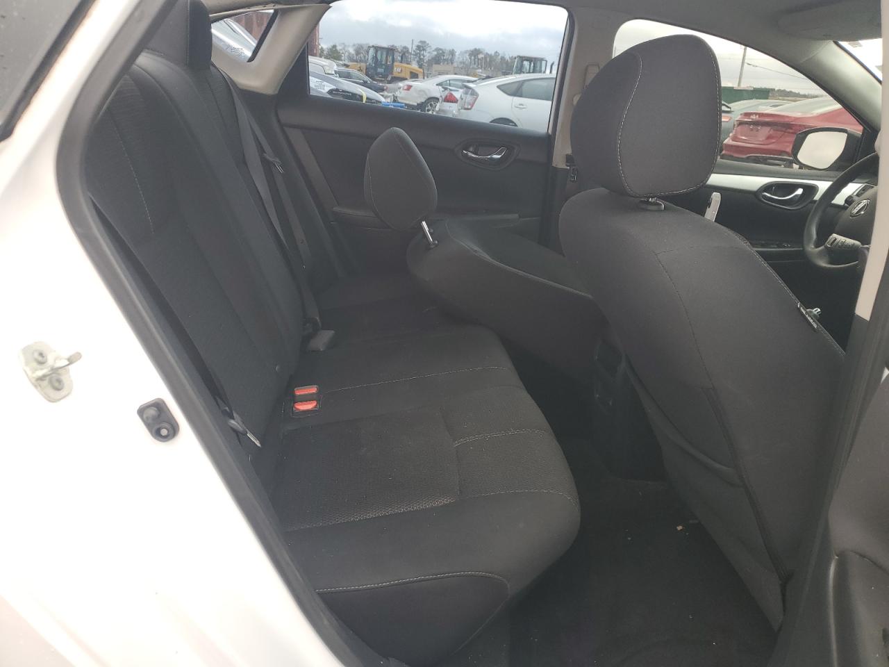 2017 Nissan Sentra - Image 10