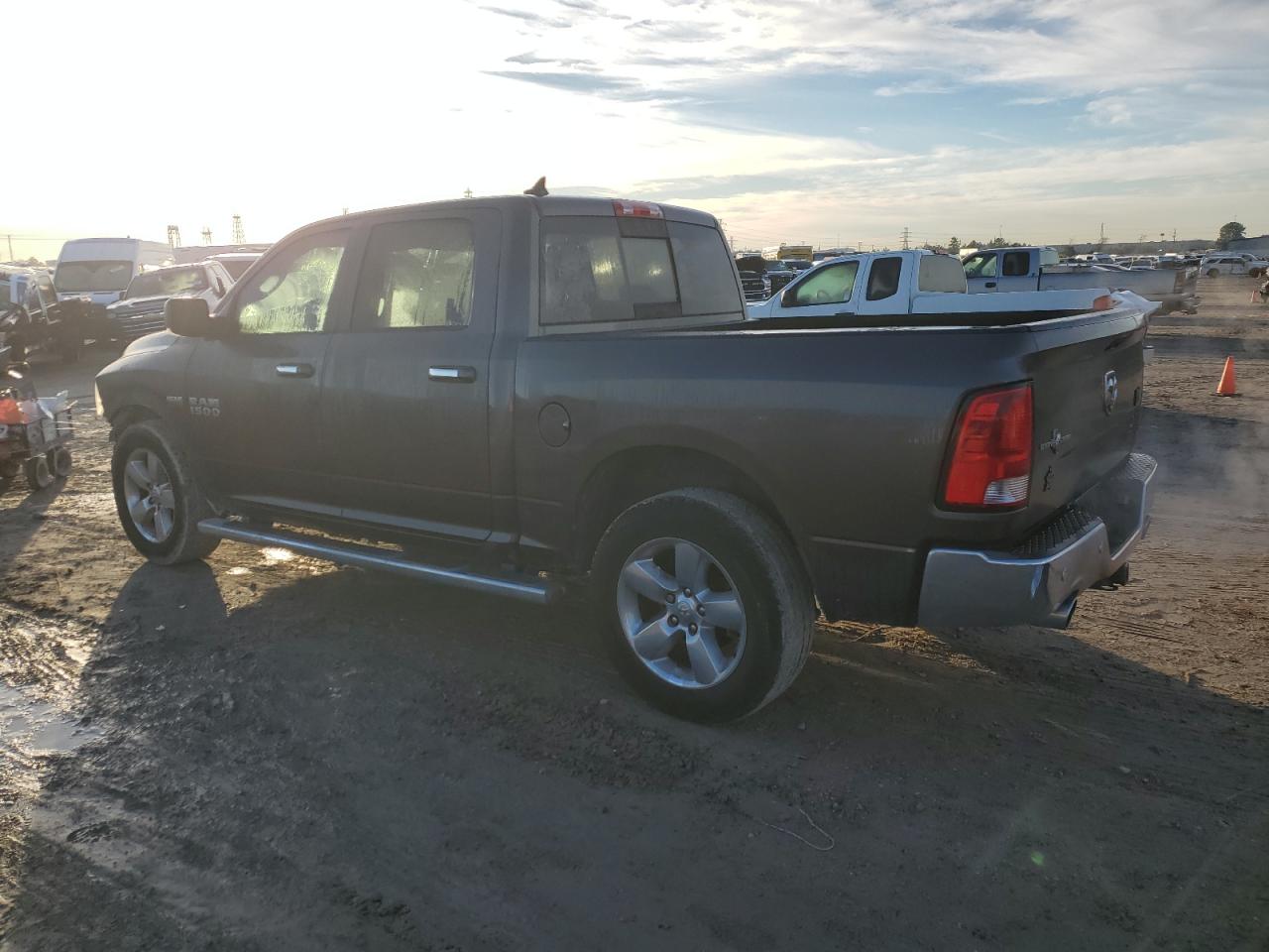 2014 RAM 1500 - Image 2