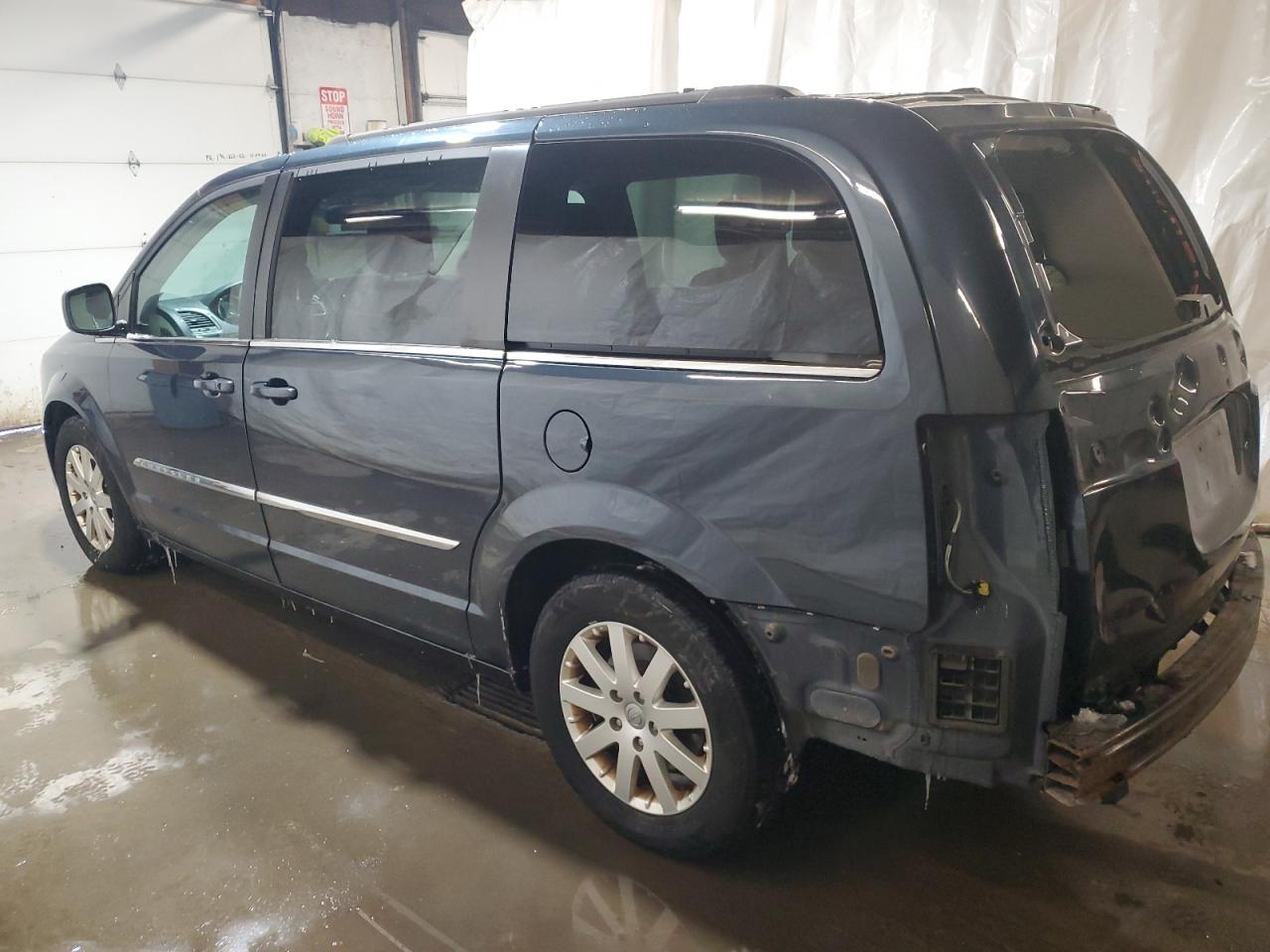 2013 Chrysler Town & Country - Image 2