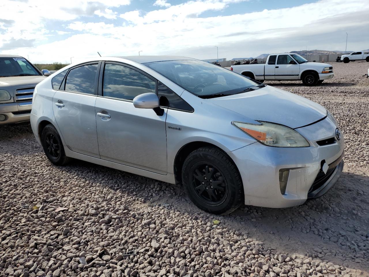 2013 Toyota Prius - Image 4