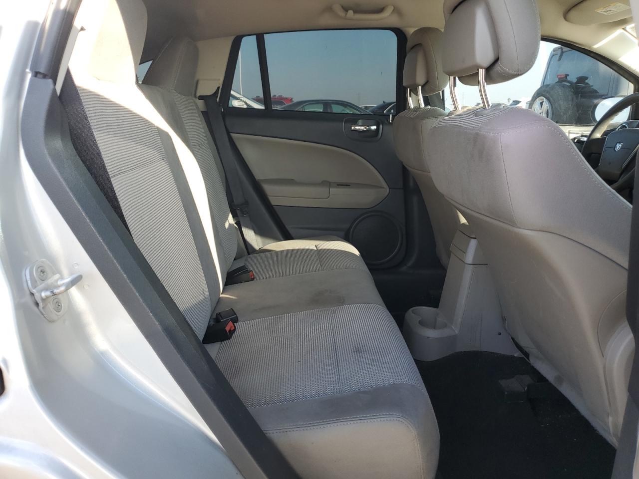 2011 Dodge Caliber - Image 10