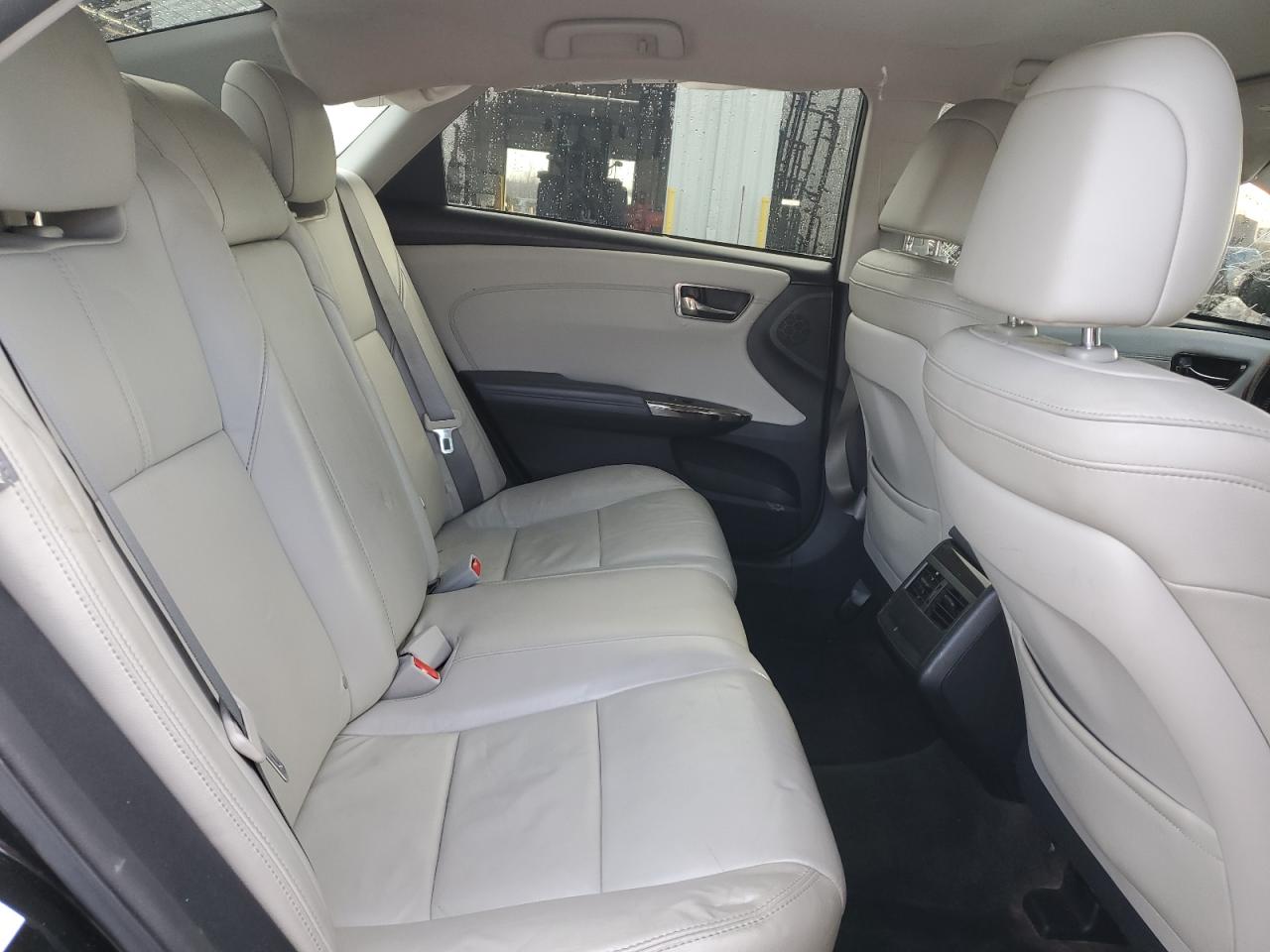 2013 Toyota Avalon - Image 10