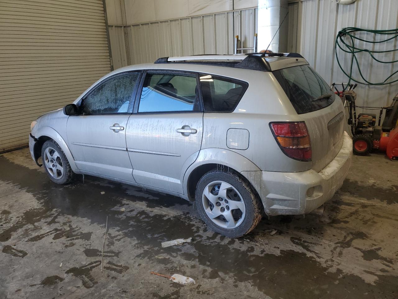 2004 Pontiac Vibe - Image 2