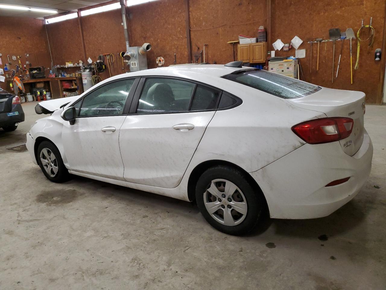 2018 Chevrolet Cruze - Image 2