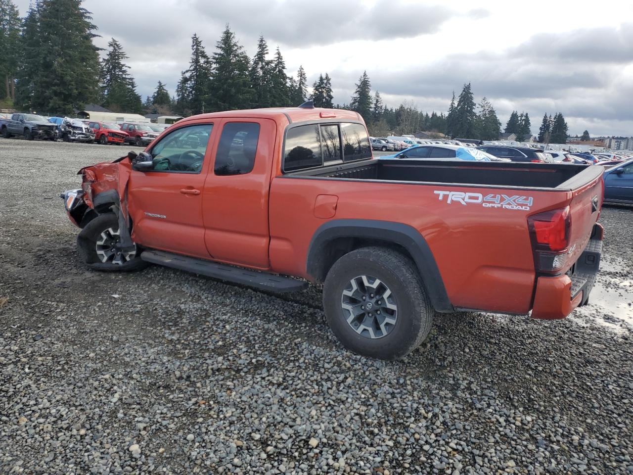 VIN 5TFSZ5AN1JX138144 2018 TOYOTA TACOMA no.2