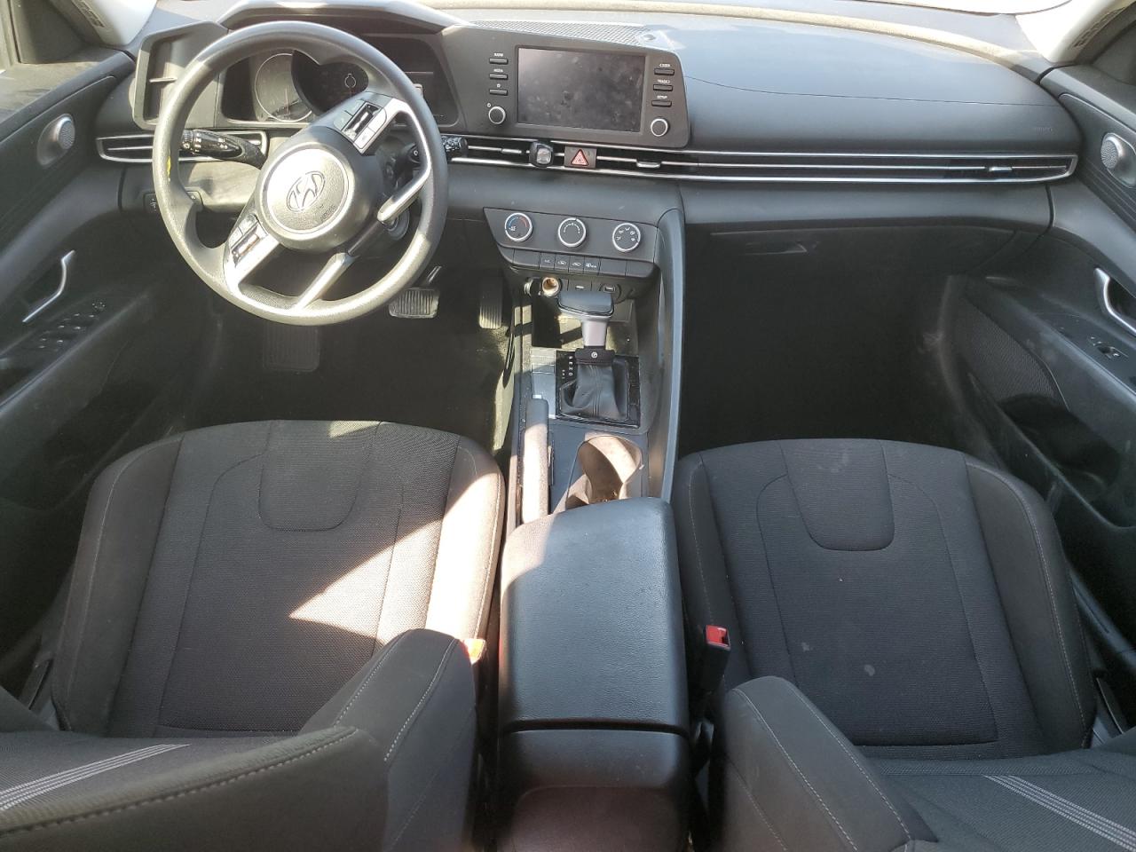 2021 Hyundai Elantra - Image 8