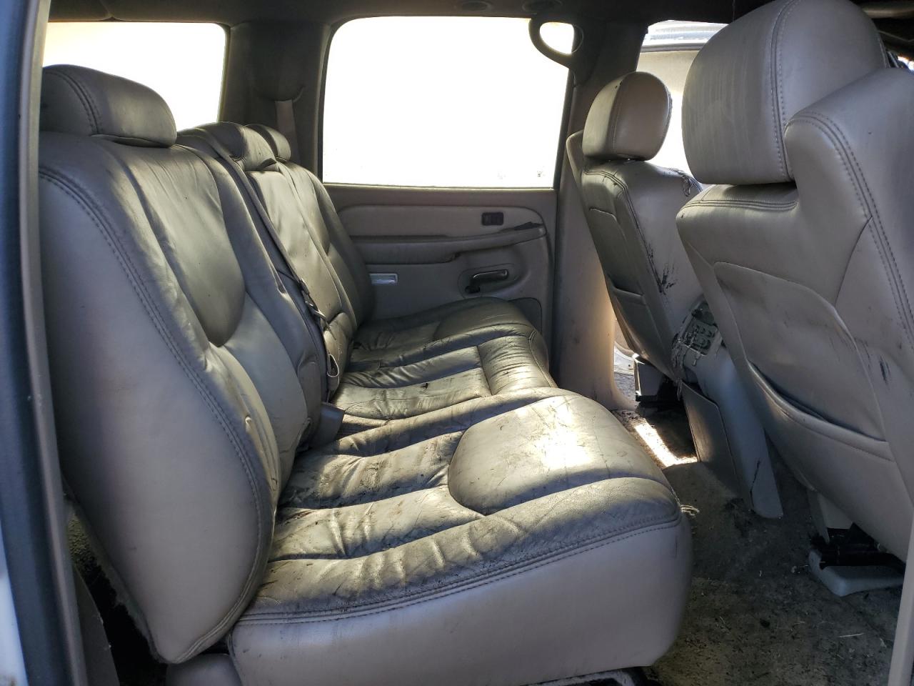 2003 GMC Yukon - Image 11