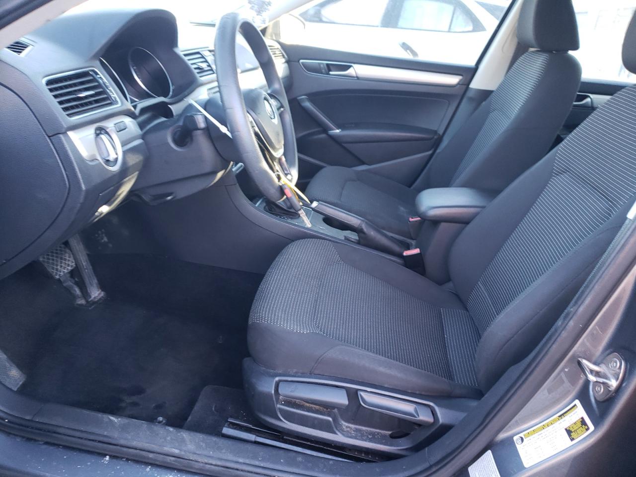 2016 Volkswagen Passat - Image 7