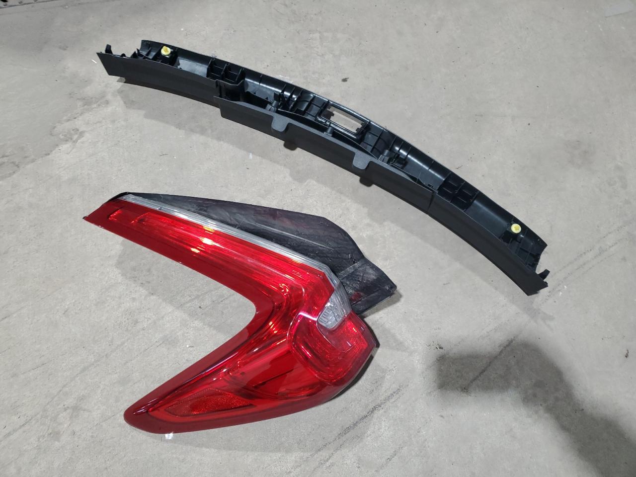 2017 Honda CR-V - Image 12