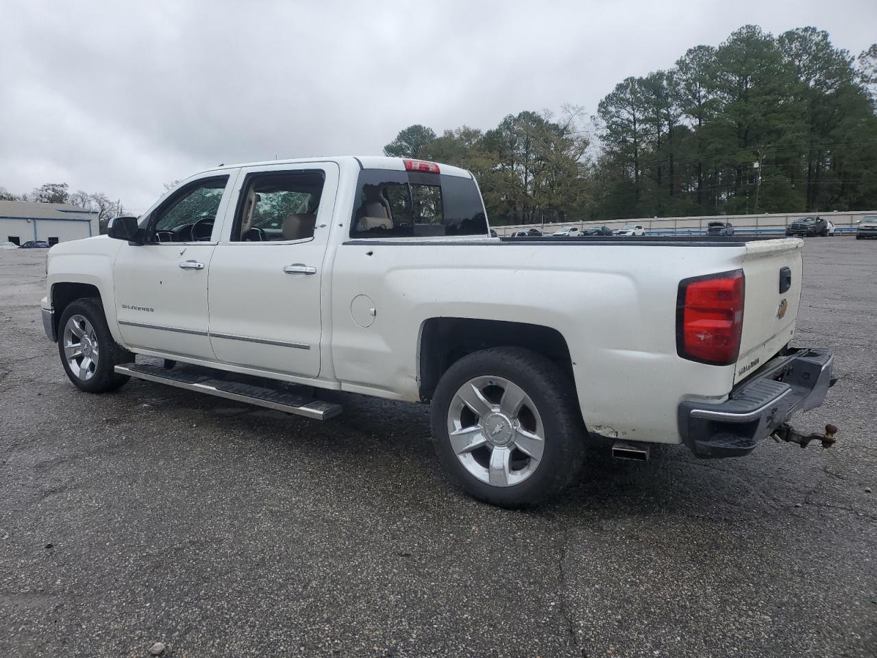 2014 Chevrolet Silverado - Image 2