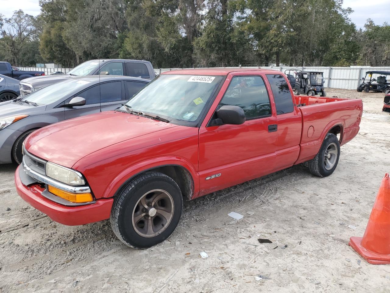 2000 Chevrolet S-10 Pickup - Image 1