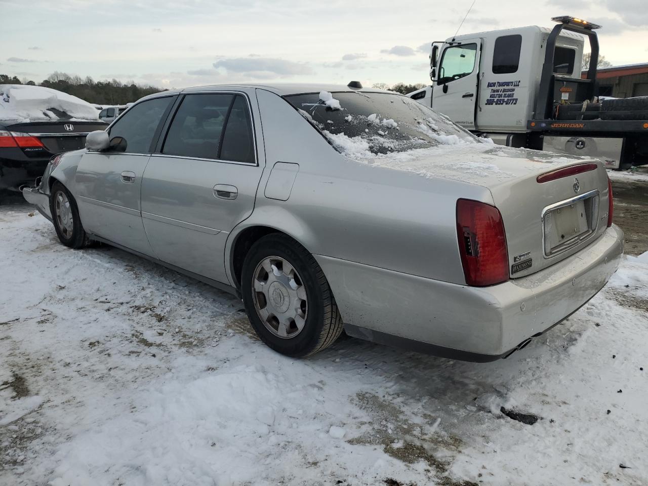 2004 Cadillac De Ville - Image 2