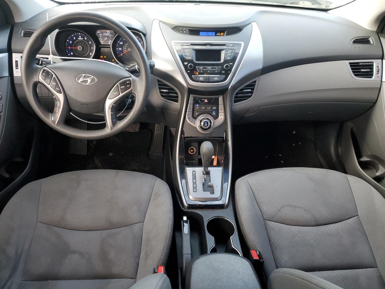 2013 Hyundai Elantra - Image 8