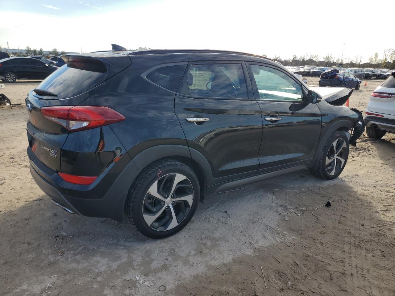 2016 Hyundai Tucson - Image 3