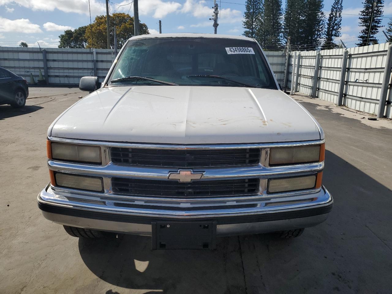 1999 Chevrolet Suburban - Image 5