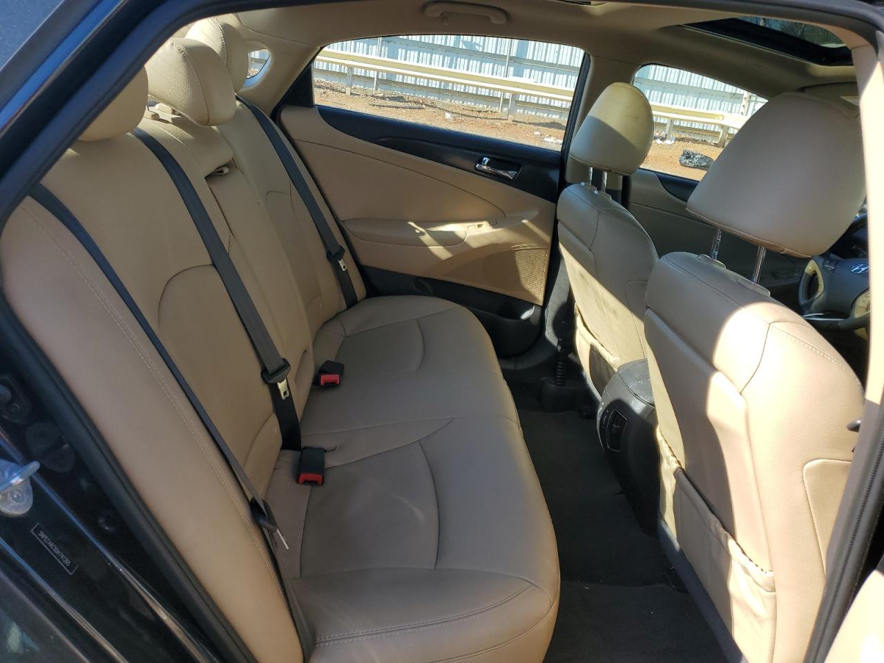2013 Hyundai Sonata - Image 10