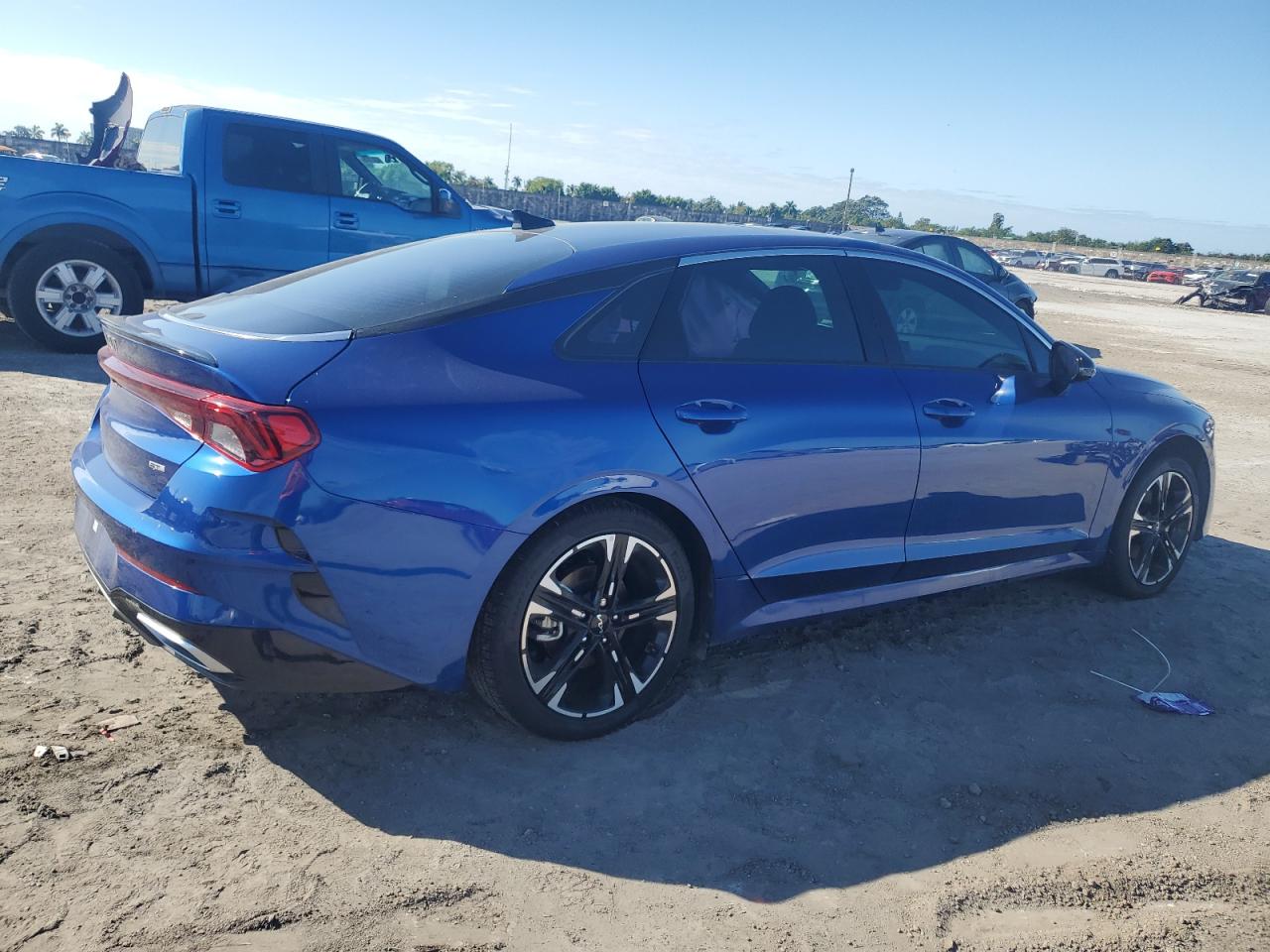 2024 Kia K5 - Image 3