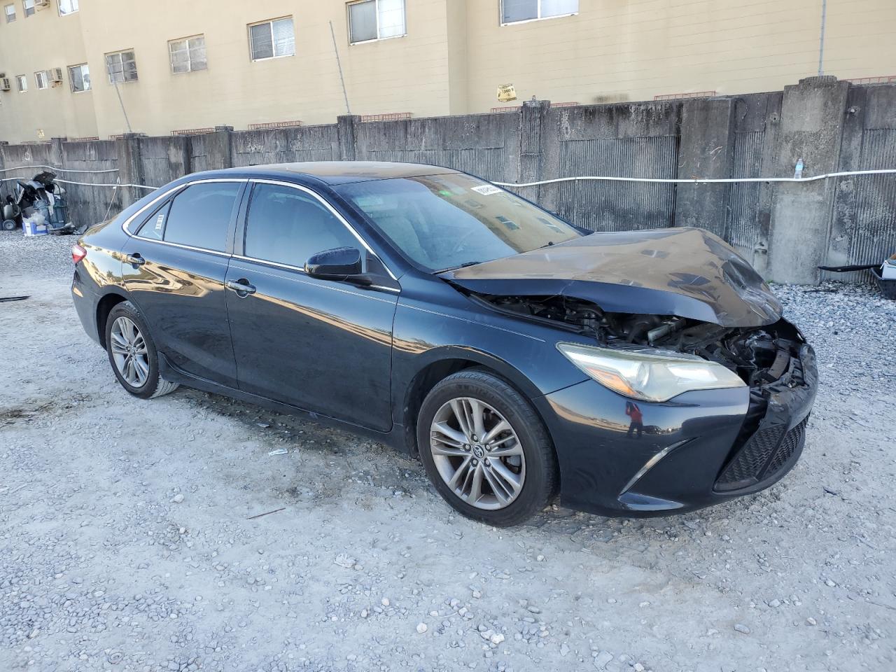 VIN 4T1BF1FK3GU553147 2016 TOYOTA CAMRY no.4