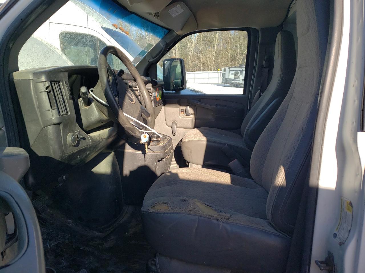 2009 GMC Savana - Image 7