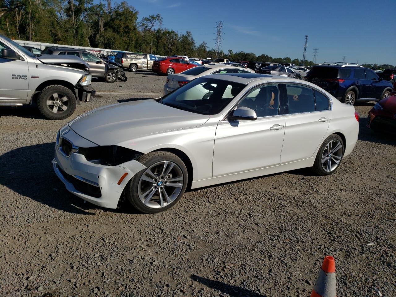 VIN WBA8B9C59JEE82111 2018 BMW 3 SERIES no.1