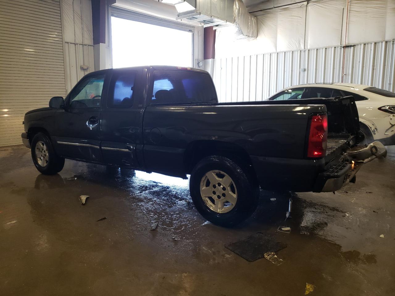 2003 Chevrolet Silverado - Image 2