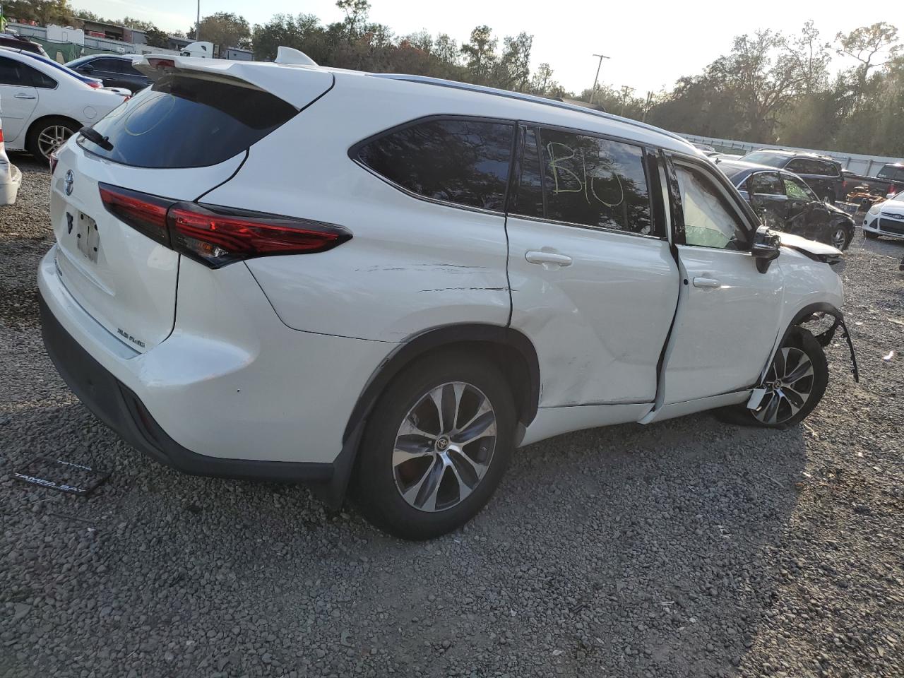 2021 Toyota Highlander - Image 3