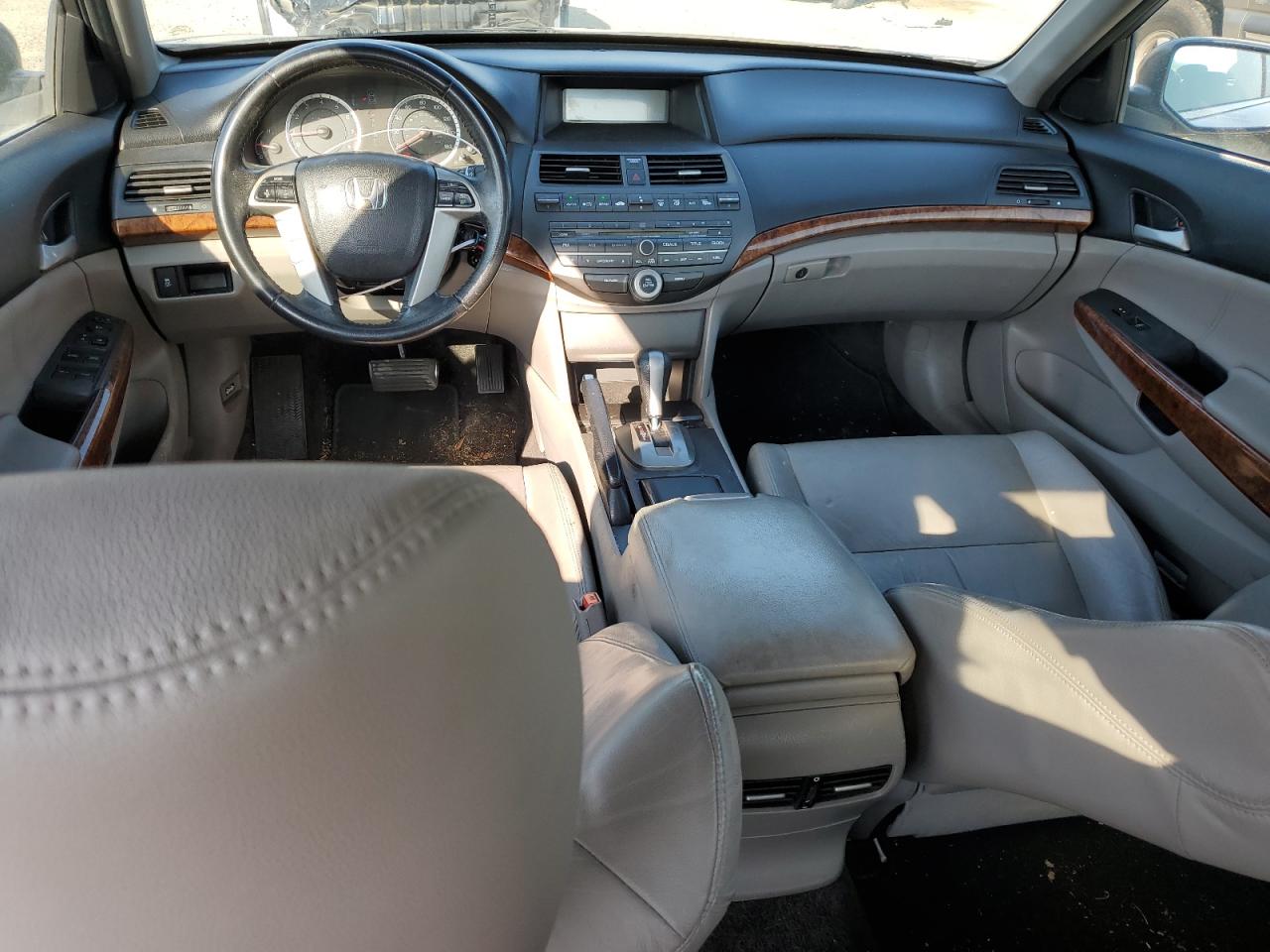 2011 Honda Accord - Image 8