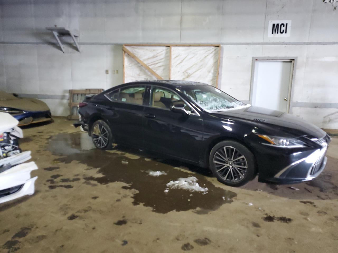 2022 Lexus ES - Image 4
