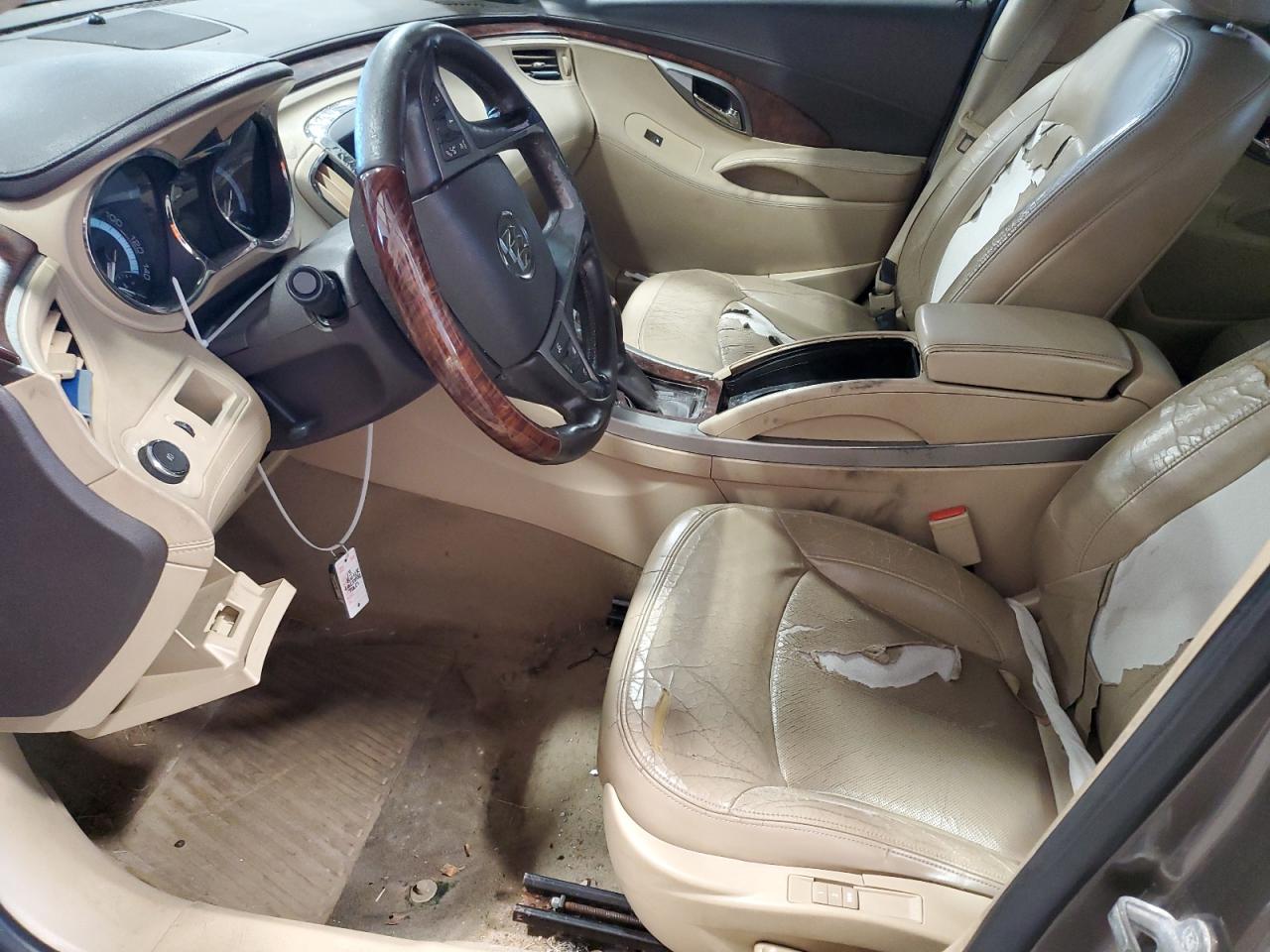 2010 Buick LaCrosse - Image 7
