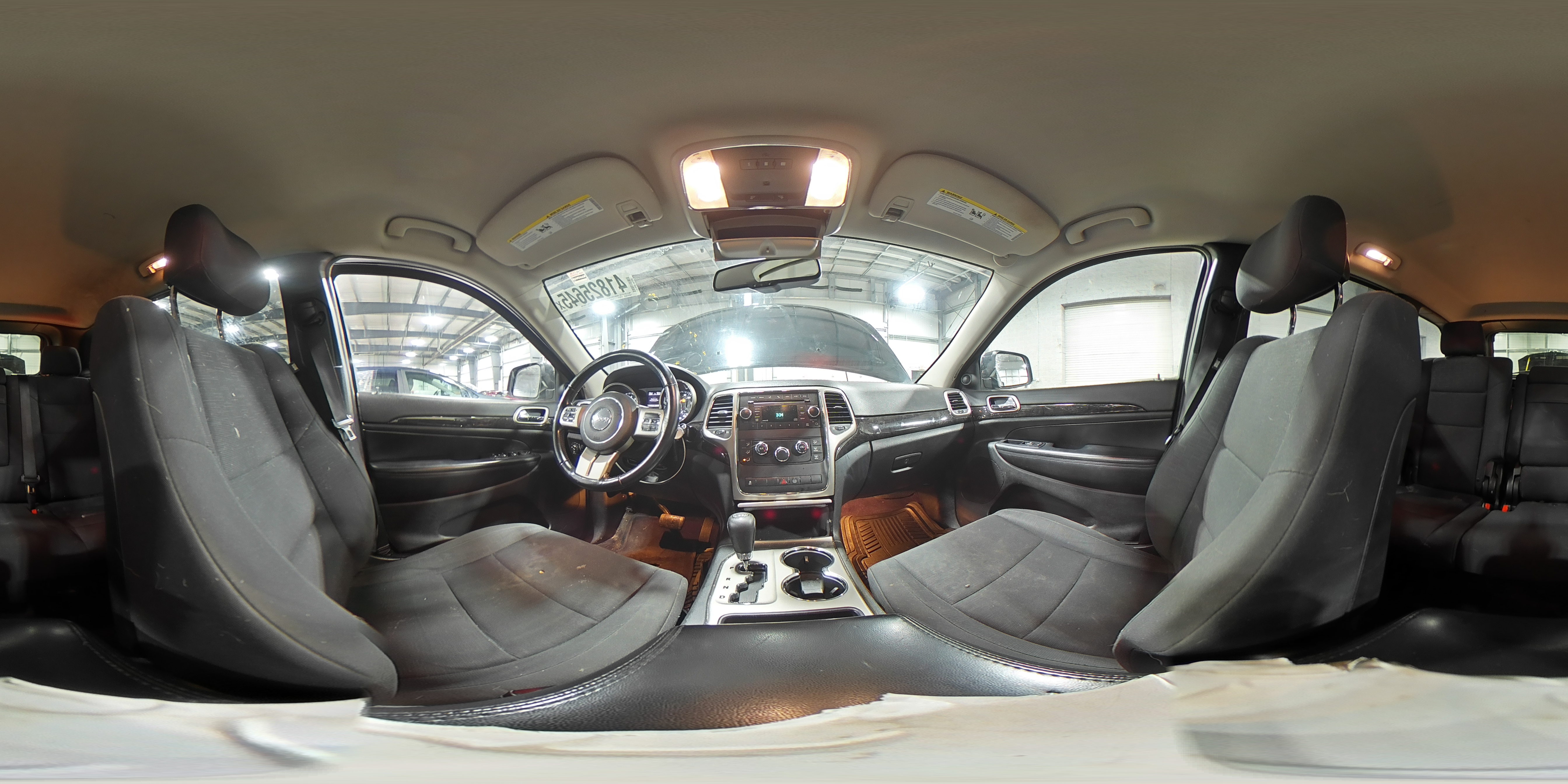 2011 Jeep Grand Cherokee - Image 14