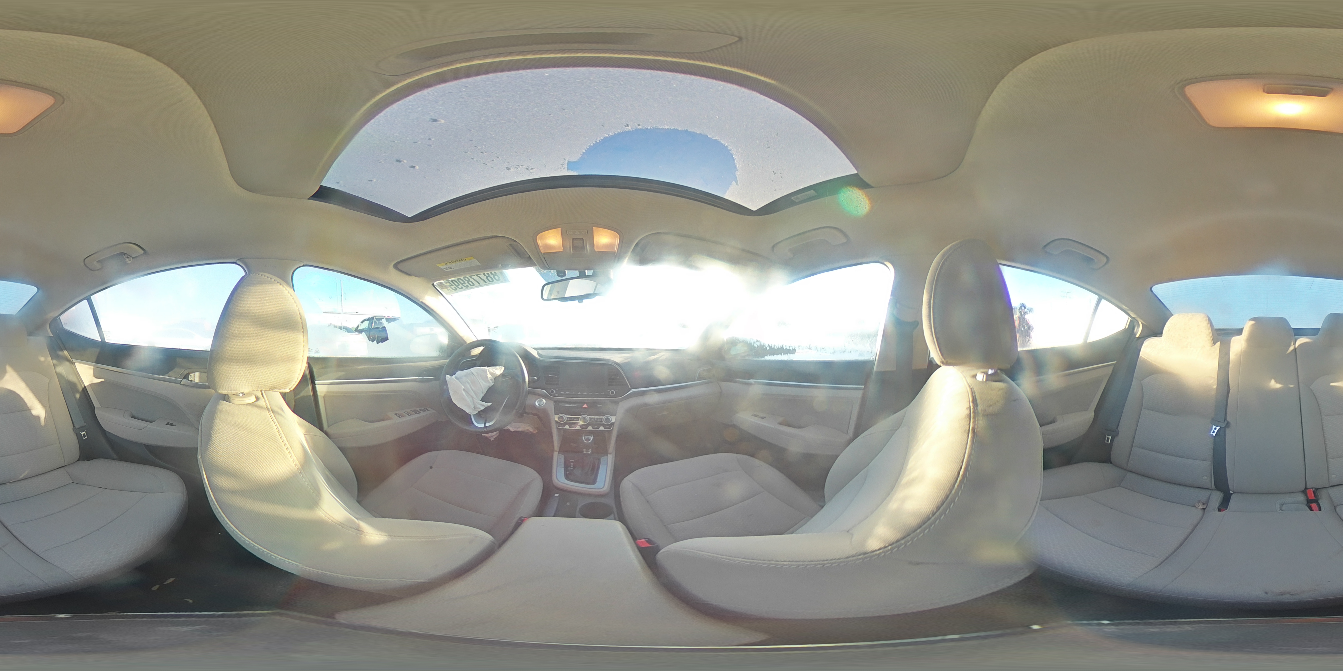 2020 Hyundai Elantra - Image 13