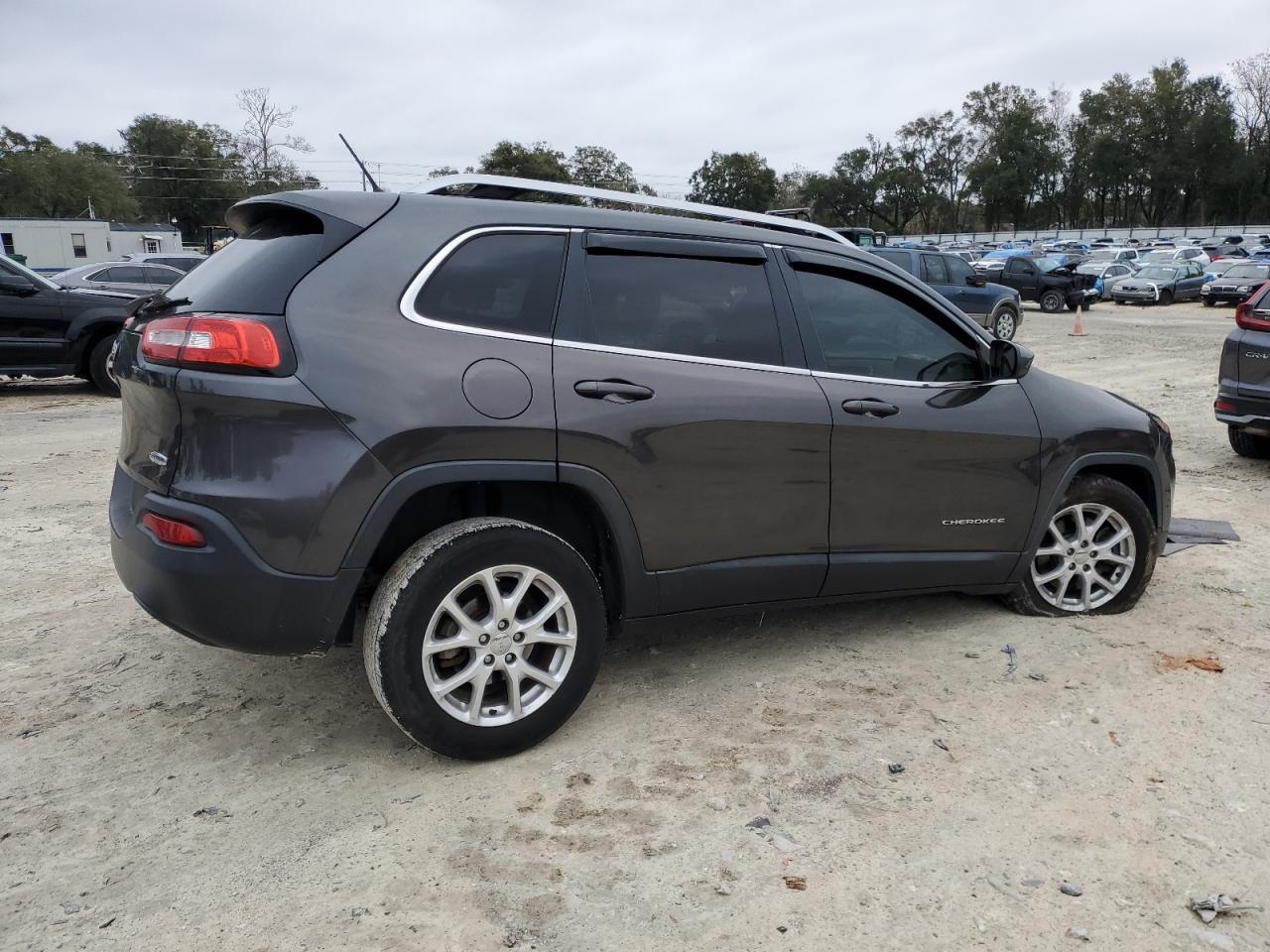 2015 Jeep Grand Cherokee - Image 3