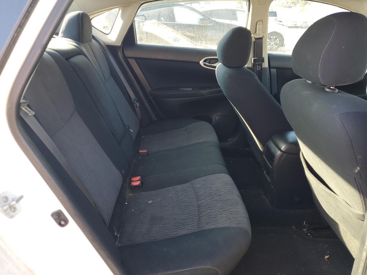 2014 Nissan Sentra - Image 10