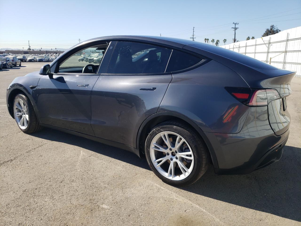 VIN 5YJYGAEE5MF261558 2021 TESLA MODEL Y no.2