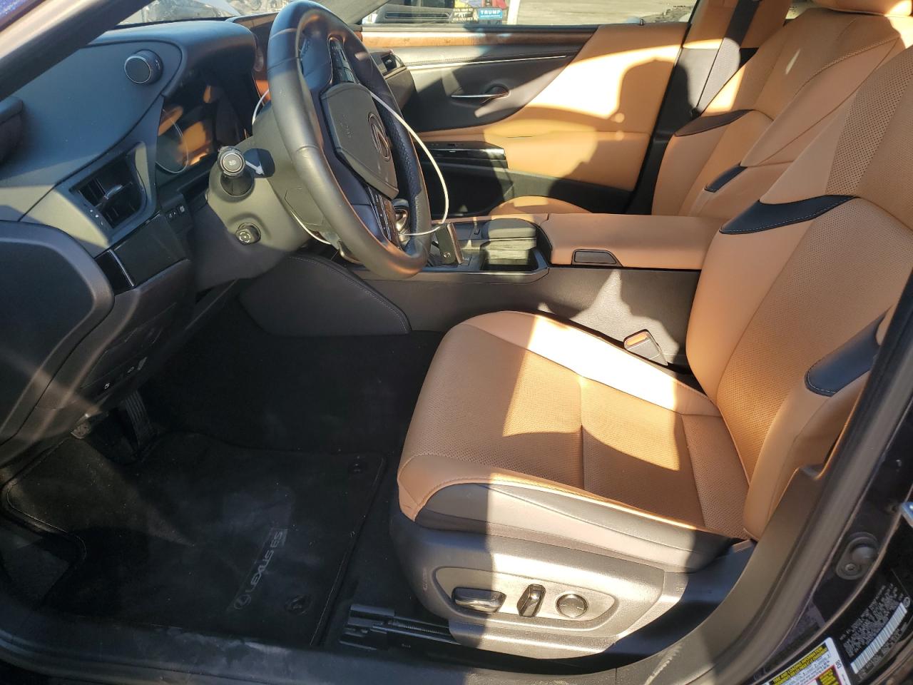2022 Lexus ES - Image 7