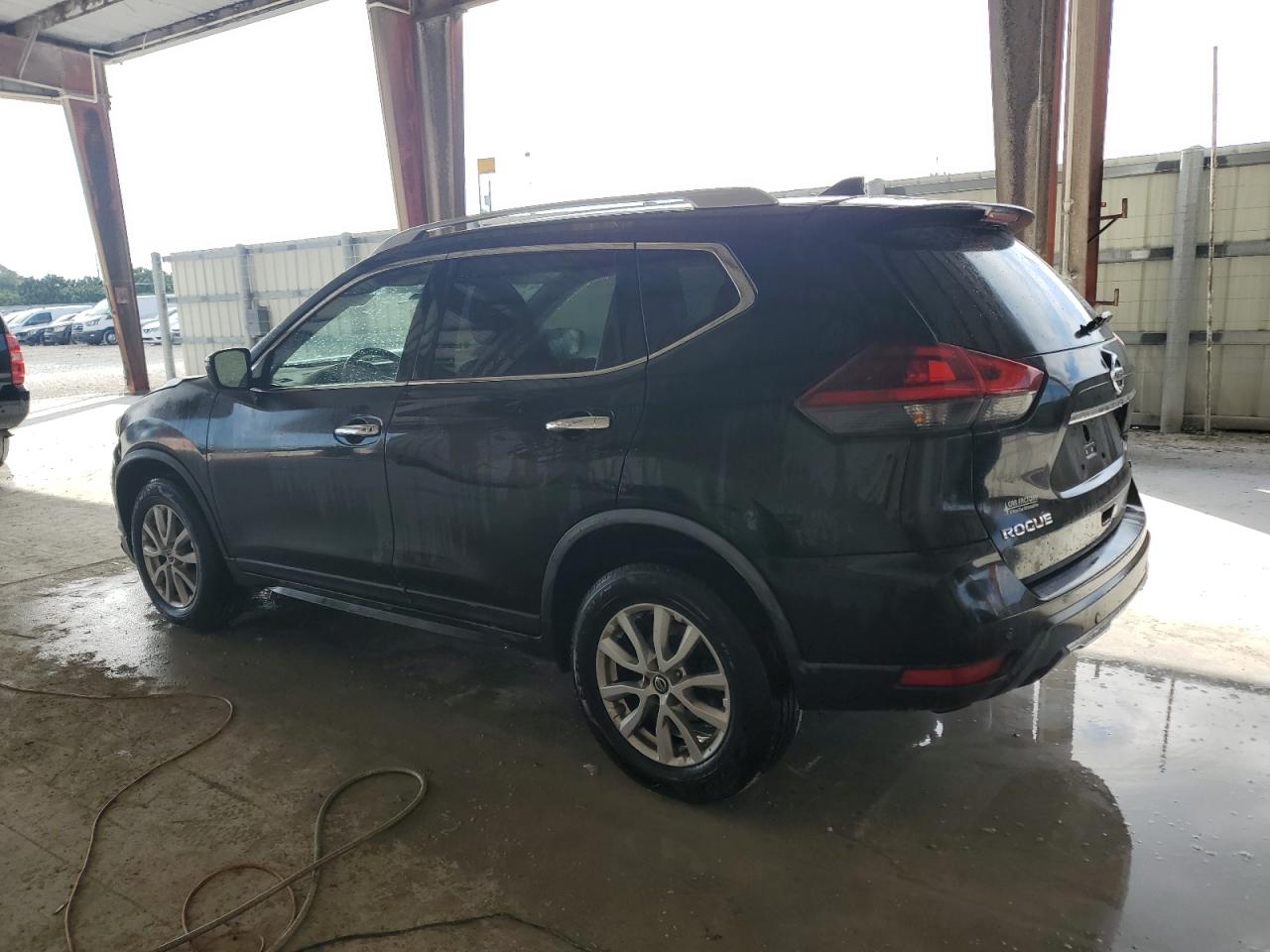 2019 Nissan Rogue - Image 2