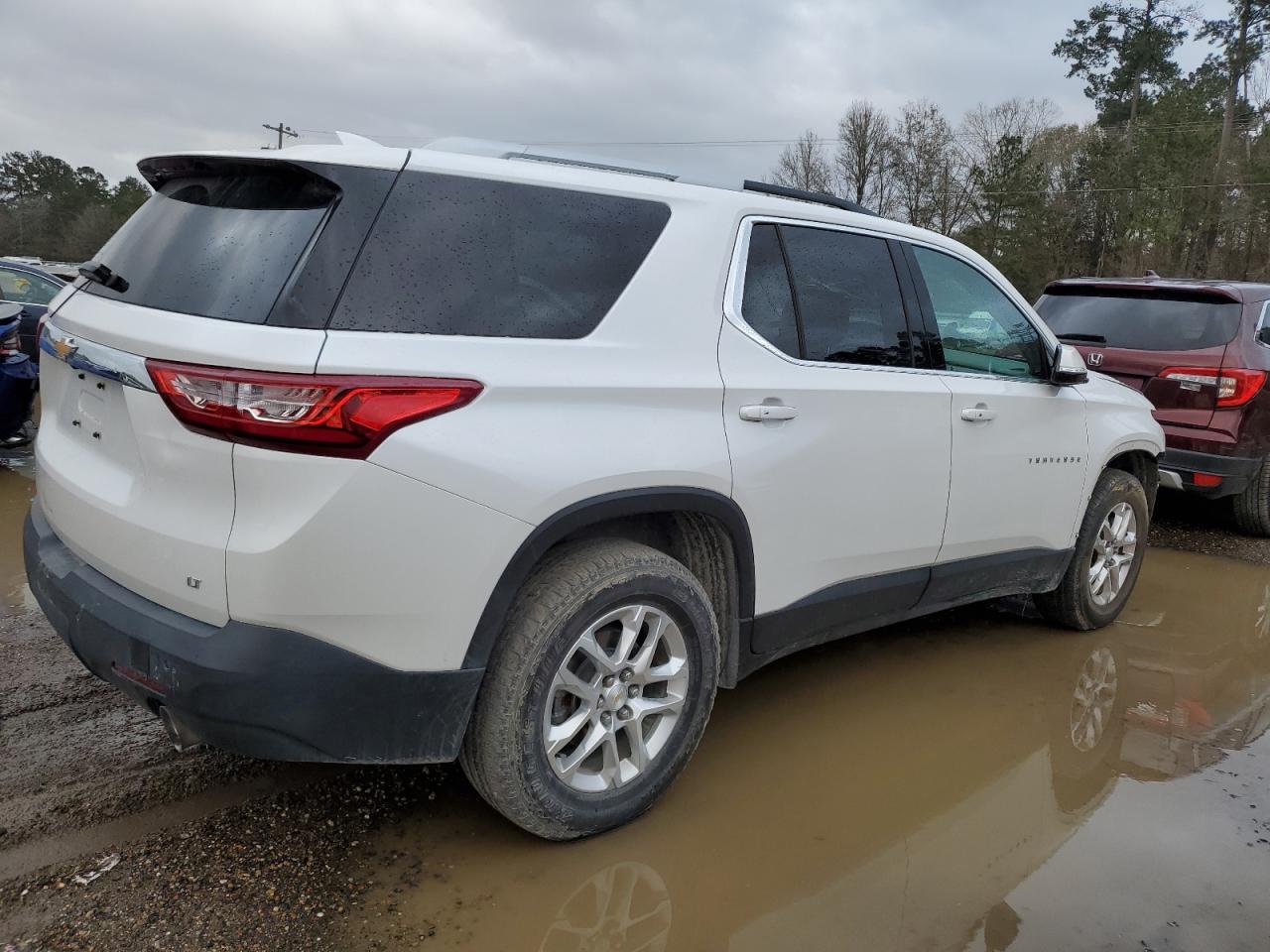 2018 Chevrolet Traverse - Image 3