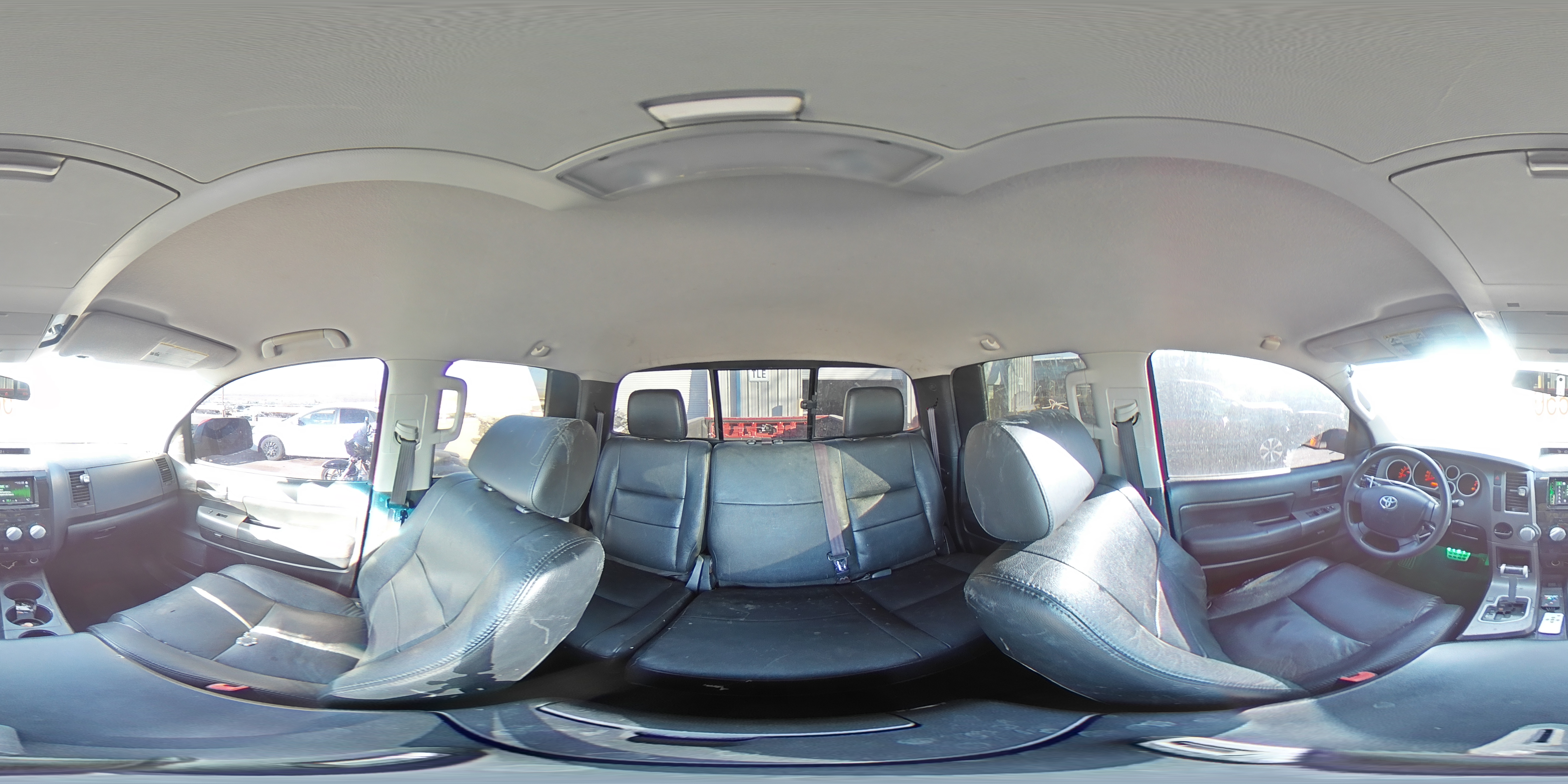 2010 Toyota Tundra - Image 12