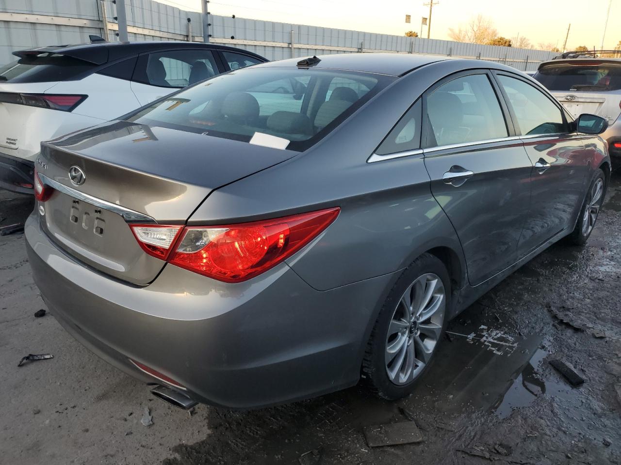 2013 Hyundai Sonata - Image 3